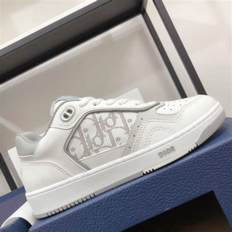 dior's b27 white